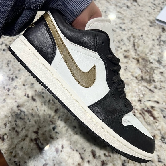 ✨sold✨Nike Air Jordan Sneakers Women’s size 9.5 - Picture 7 of 12